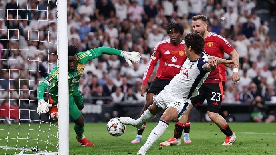 Tottenham Defeat Manchester United 1-0